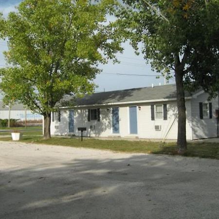 White Caps Motel Port Clinton Exterior photo