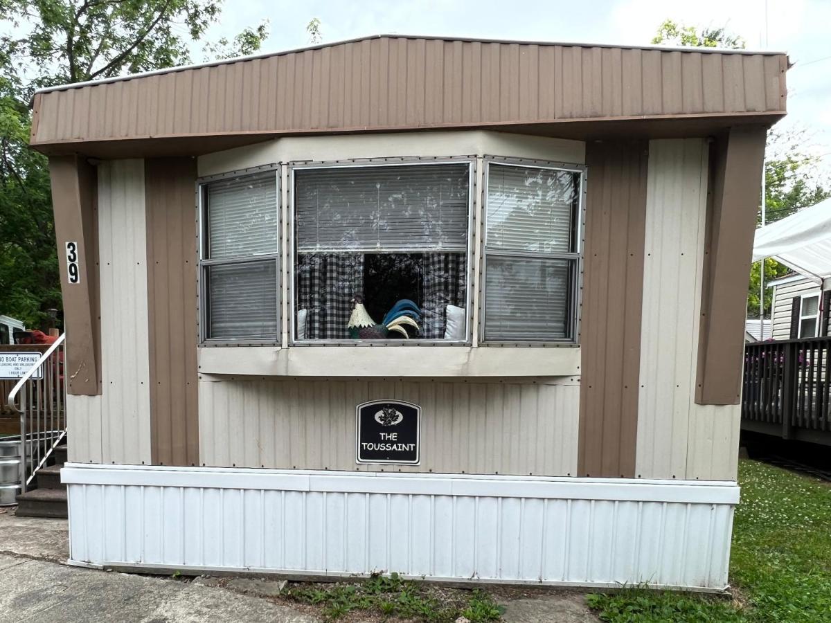 White Caps Motel Port Clinton Exterior photo